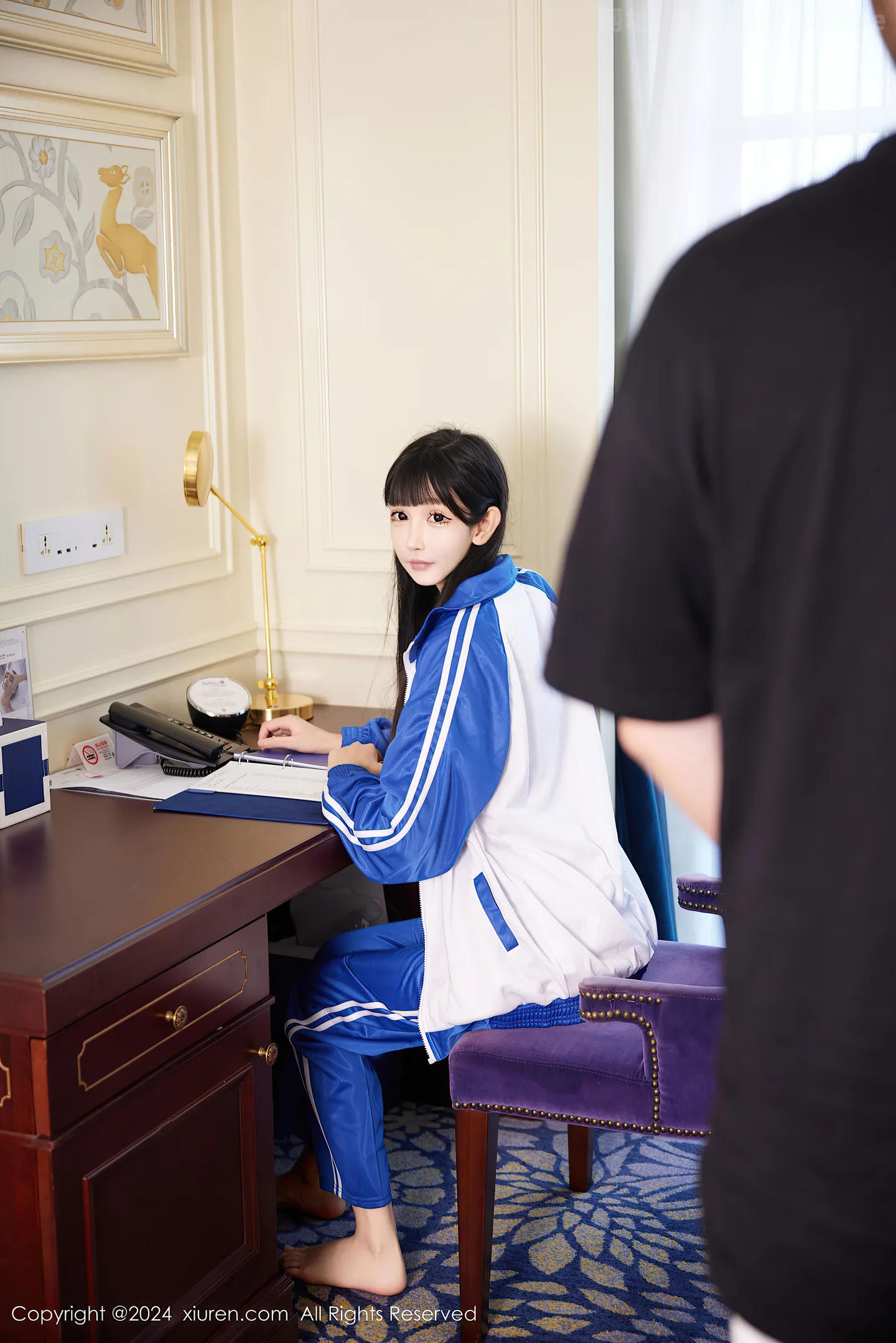 图片[2]-[XiuRen秀人网]VOL.9000 新人模特智恩baby性感学生制服露白色内衣秀丰腴身姿诱惑写真66P-秀人网官方网站